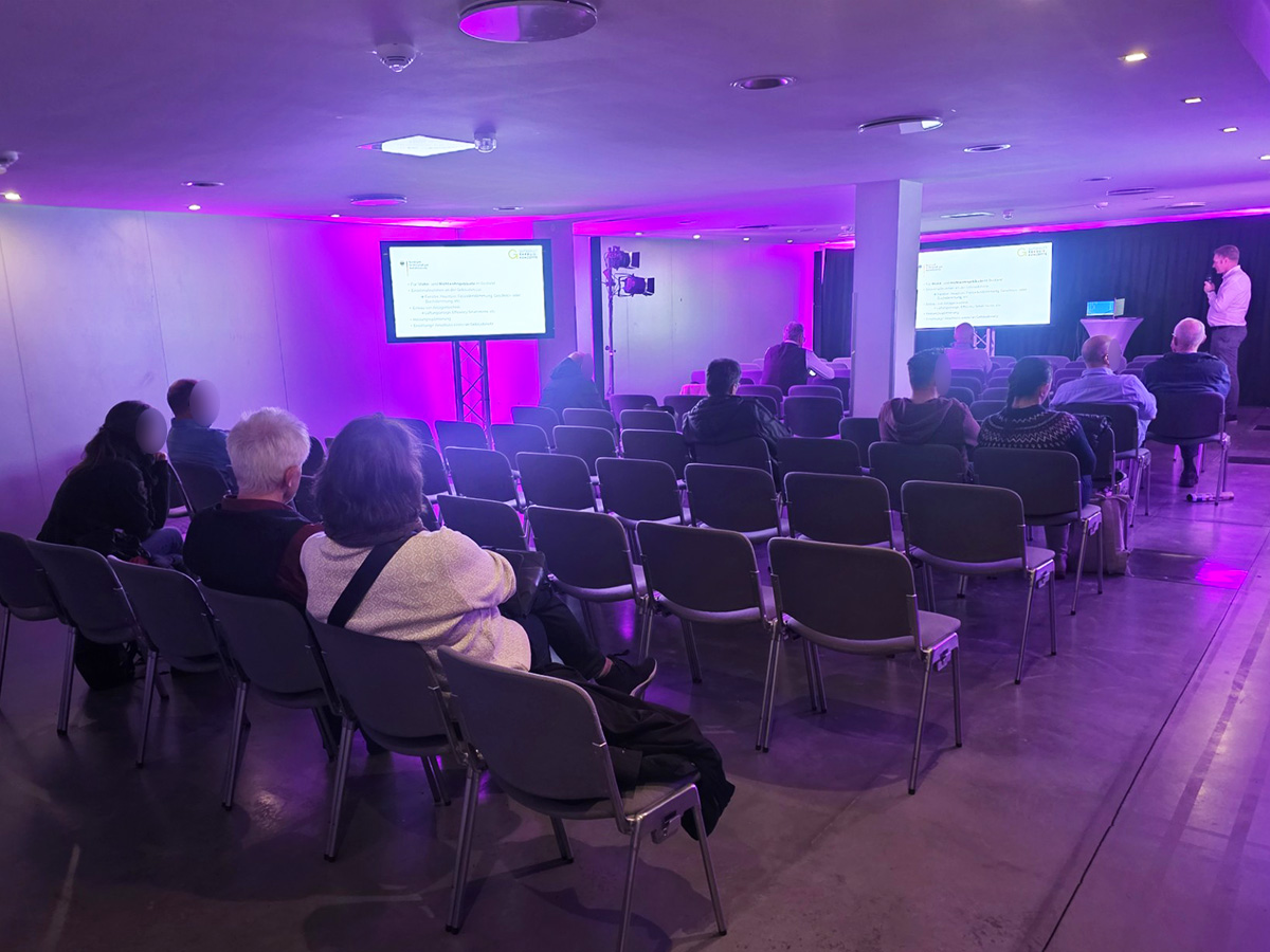 Fachvortrag zu aktuellen Energiethemen im Rahmen der hausplus in Ravensburg.